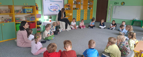Ogólnopolski Dzień Głośnego Czytania w grupie Krasnoludki