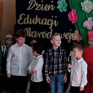 Mali aktorzy mówia swoją rolę