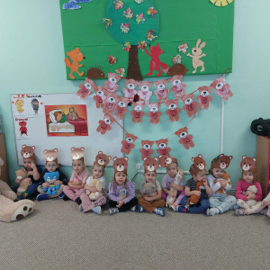 Zdjęcie grupowe z misiami