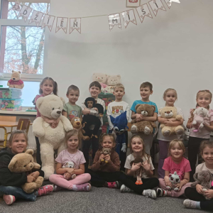 Zdjęcie grupowe z misiami