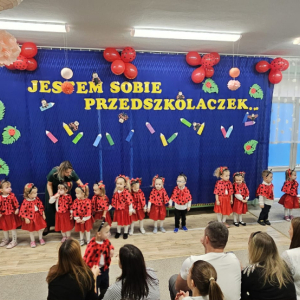 Zdjęcie grupowe dzieci