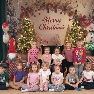 Zdjęcie grupowe dzieci