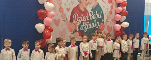 DZIEŃ BABCI I DZIADKA W GRUPIE ,,KRASNOLUDKI"