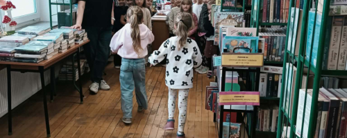 PSZCZÓŁKI Z WIZYTĄ W MIEJSKIEJ BIBLIOTECE PUBLICZNEJ NR 2